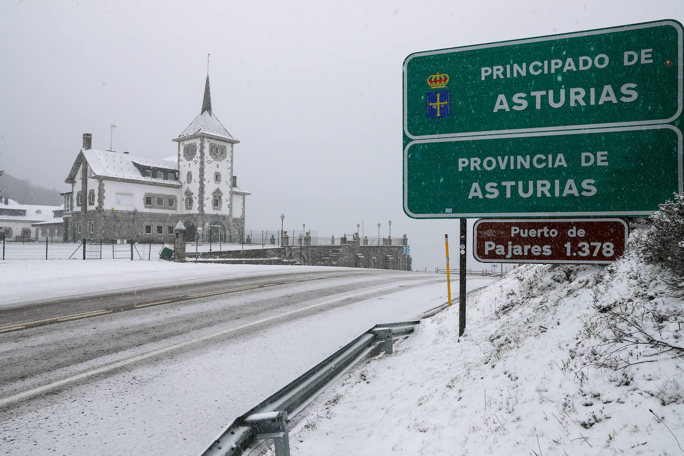 Fotos El Temporal Cubre De Nieve El Puerto Pajares El Comercio